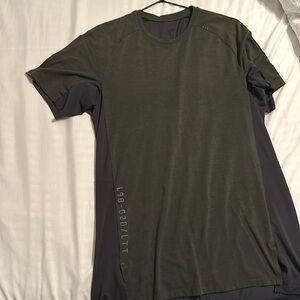Lululemon men’s tshirt always agile (license to train) green/grey